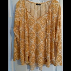 Cute boho top mustard yellow and white. Sz XL